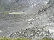 I crepacci del ghiacciaio del Monte Rosa alla base del Canalone Marinelli e il Lago delle Locce